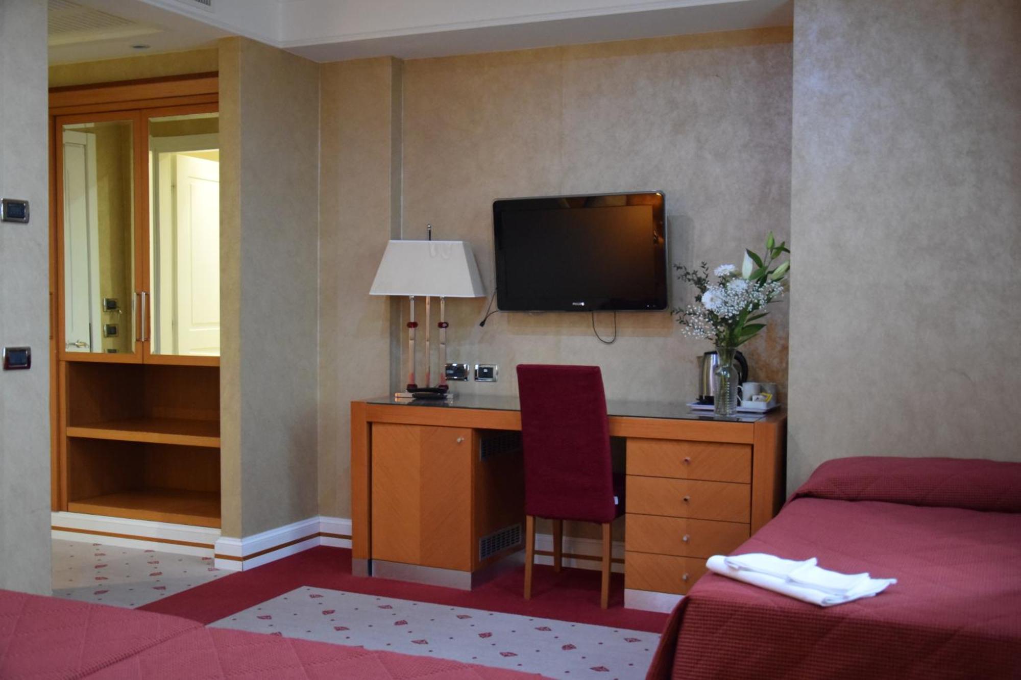 Hotel Perusia Перуджа Екстер'єр фото