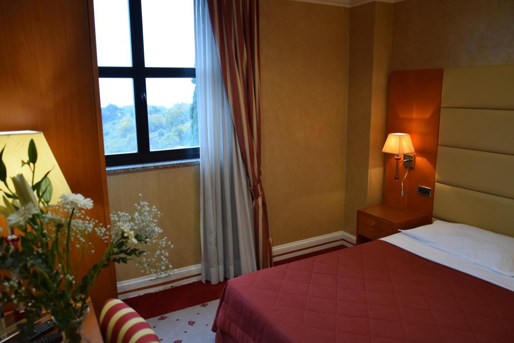 Hotel Perusia Перуджа Екстер'єр фото
